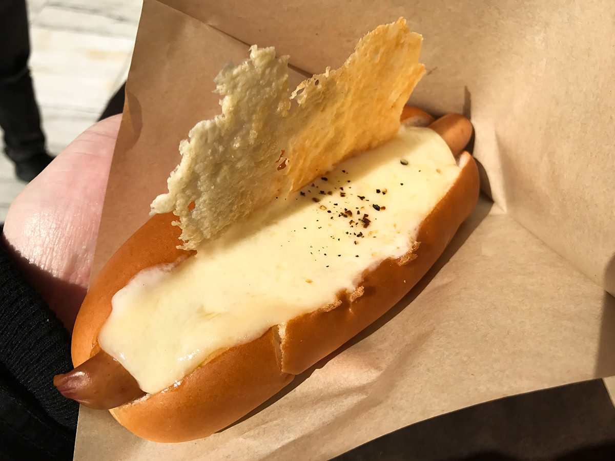 『RACLETTE CHEESE DOGS（ラクレット チーズ ドッグス） 新宿アルタ店』