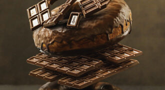 【激ヤバ】総重量1.2kg、約5,890Kcalのチョコバーガーが爆誕。ハートブレッドアンティーク『マジカルチョコリングバーガー』